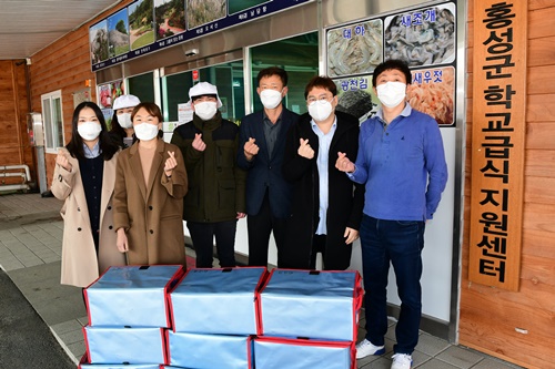 홍성군, 판로 막힌 학교급식 등 農家 긴급수혈 기사 이미지