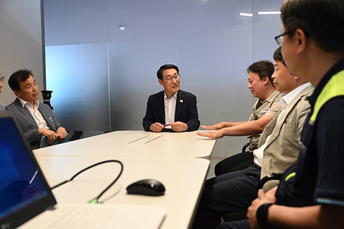 이용록 홍성군수, 집토끼와 산토끼 모두 잡는다!!  기사 이미지